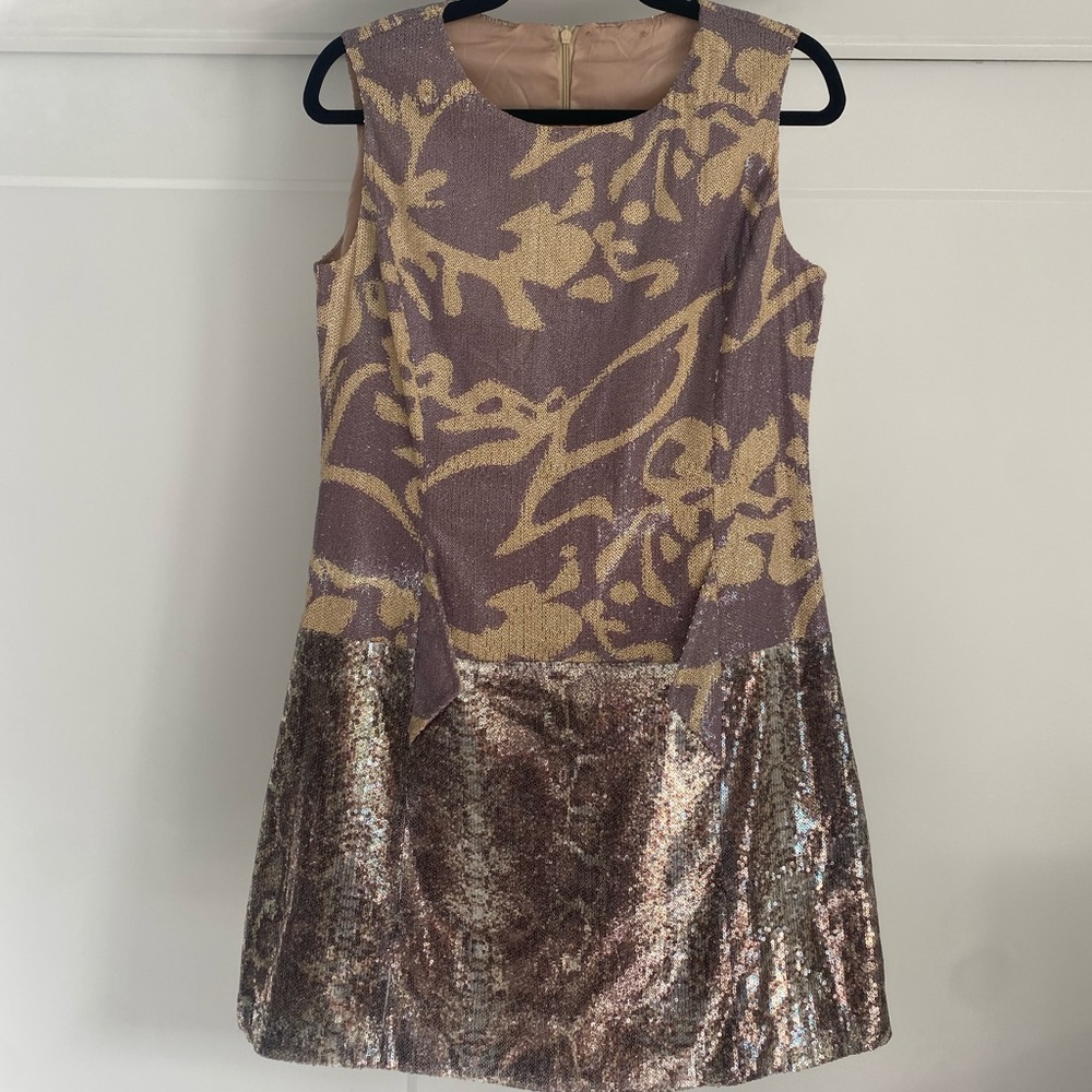 Gold and sequins Mini dress - Picture 1 of 11